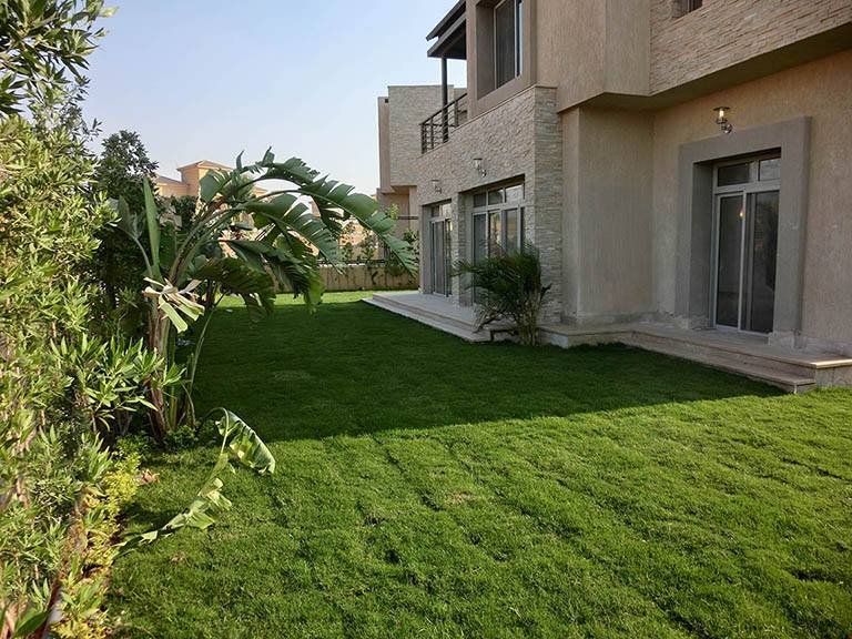 Roof Apartment for Sale in District 16 – Sheikh Zayed, Giza